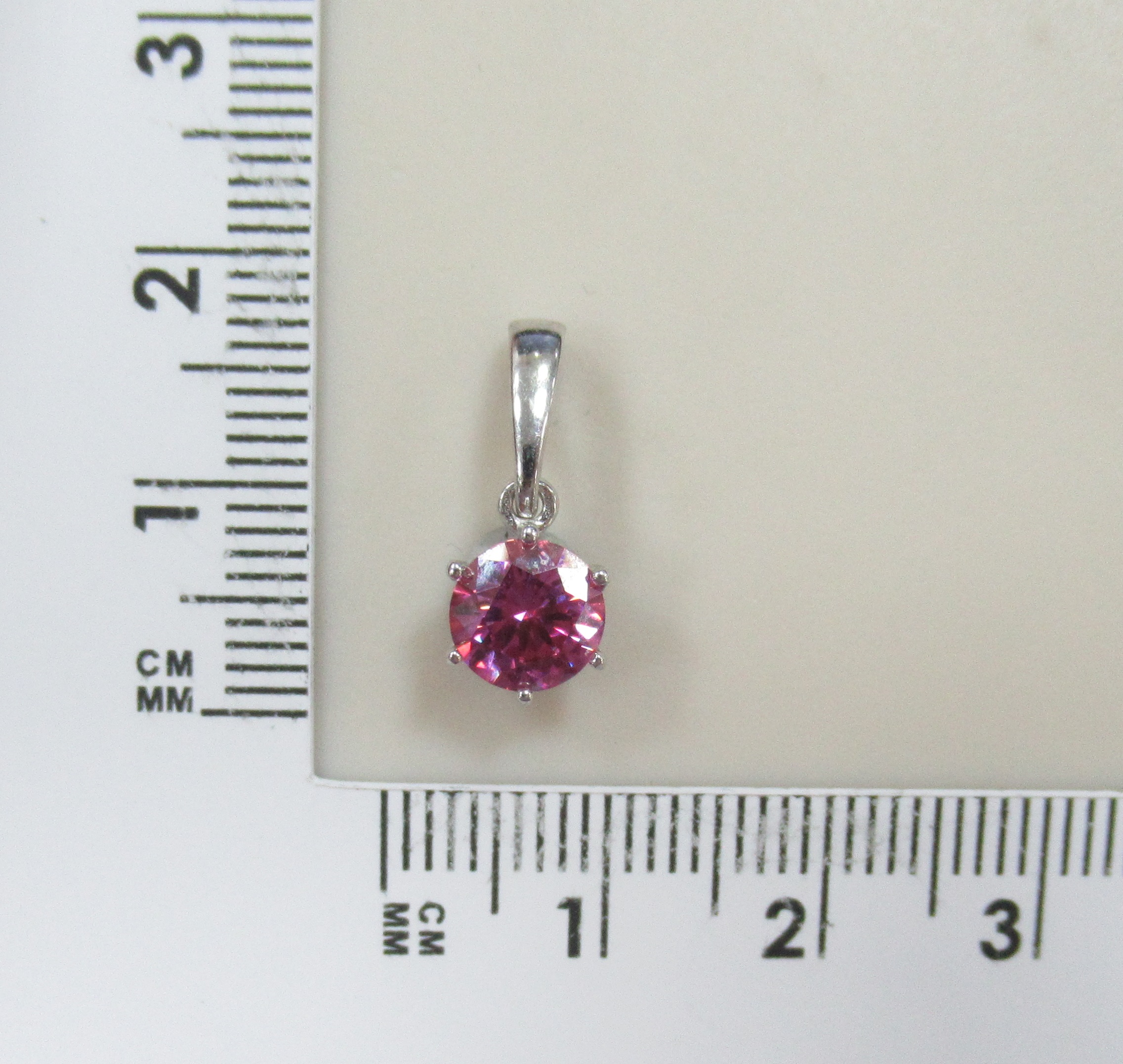 Серебряная подвеска с розовым муассанитом